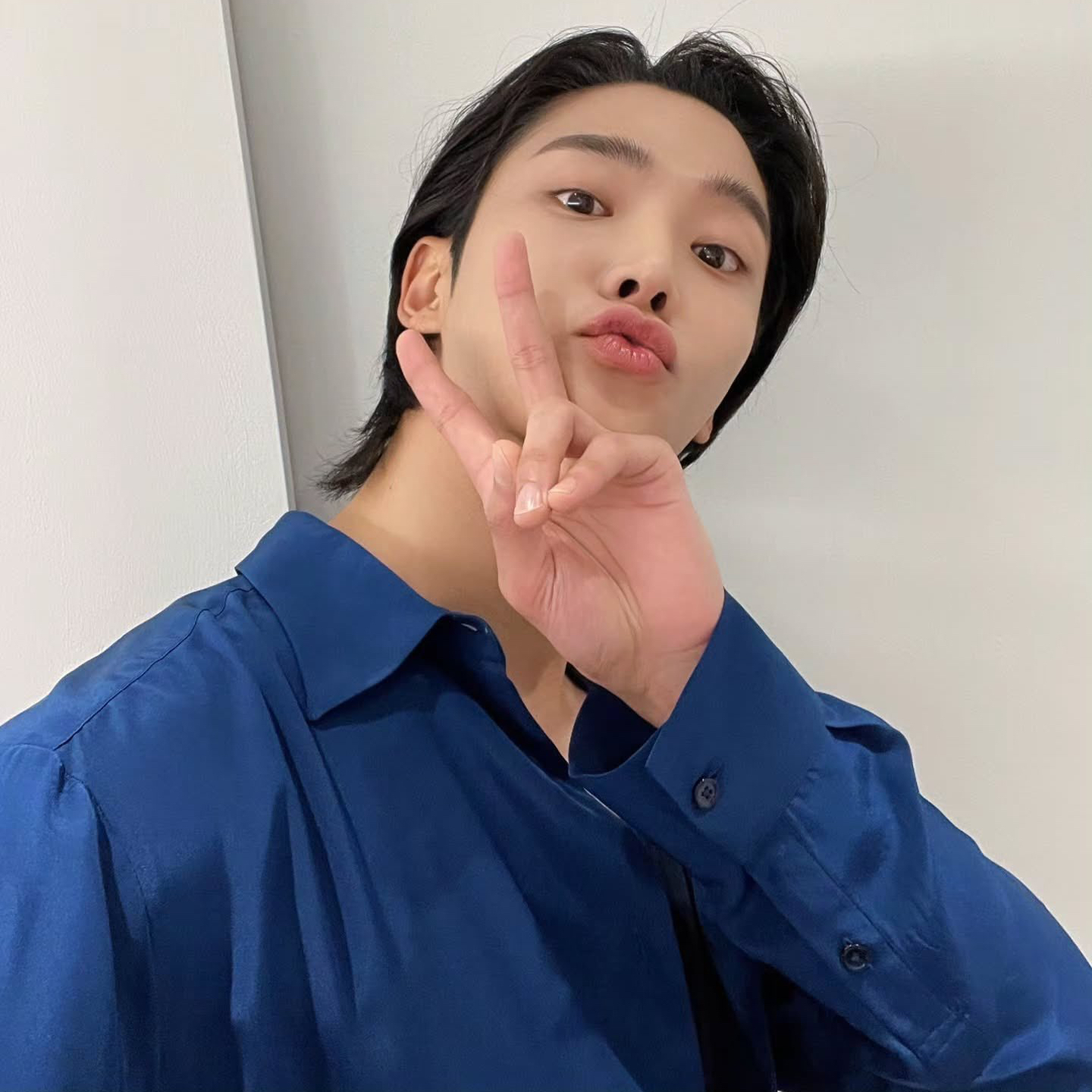 로운의 비하인드 컷