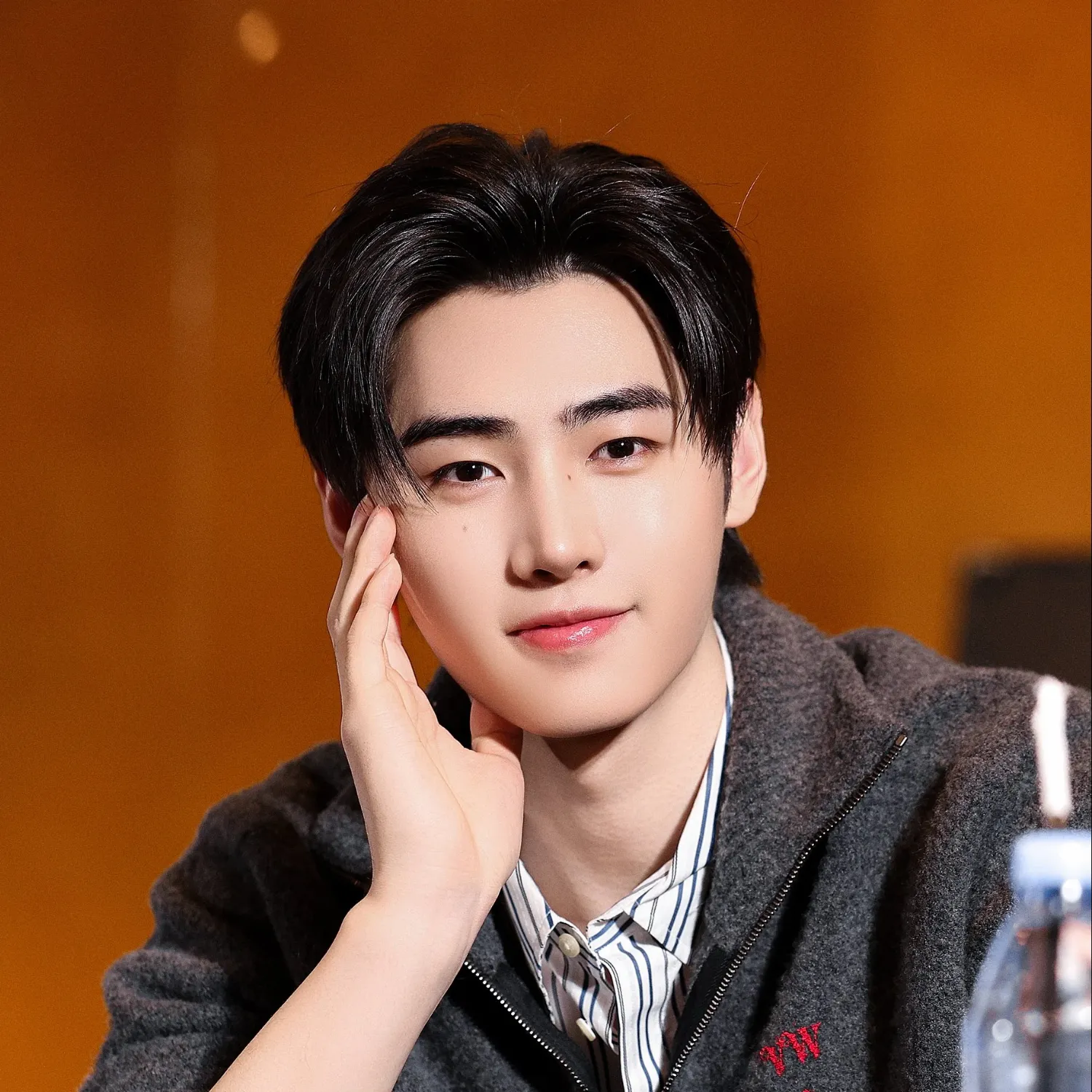 Recent activity shot of Sunghoon (ENHYPEN)