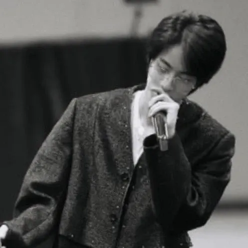 진 (방탄소년단)의 최신 사진