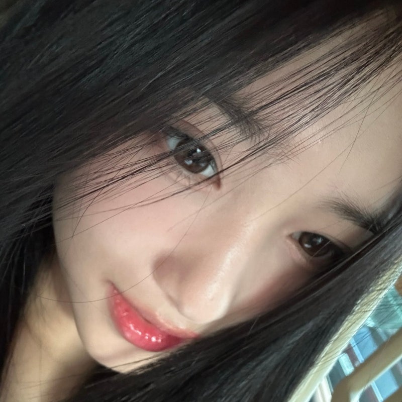 A moment captured by Leeseo (IVE)'s fan