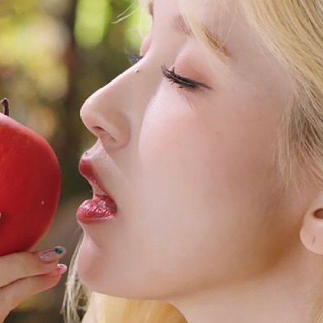 Foto terbaru Mina (TWICE)