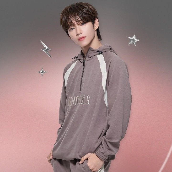 Recent activity shot of JL (AHOF)