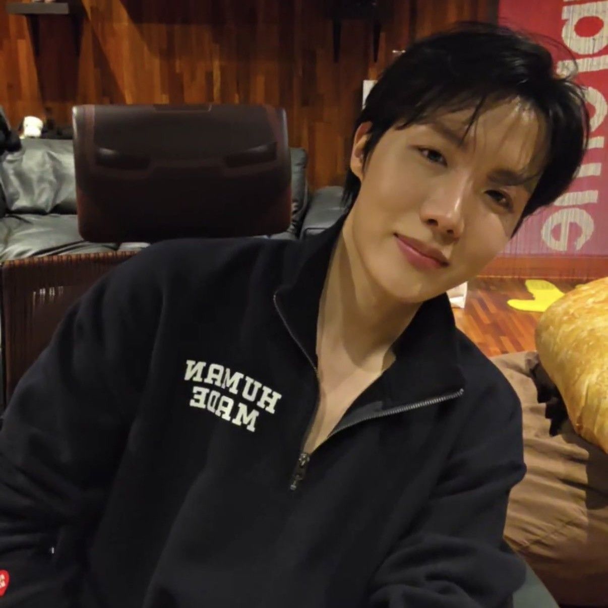 제이홉 (방탄소년단)의 비하인드 컷