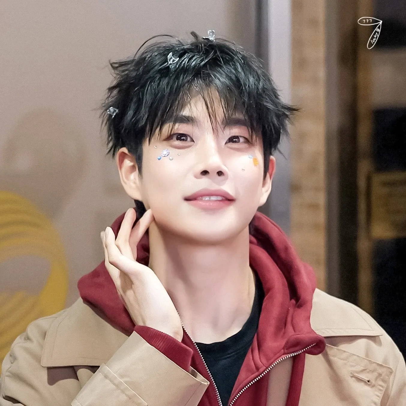 A moment captured by MJ (ASTRO)'s fan