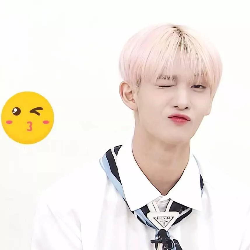 Behind-the-scenes cut of Bae Jinyoung