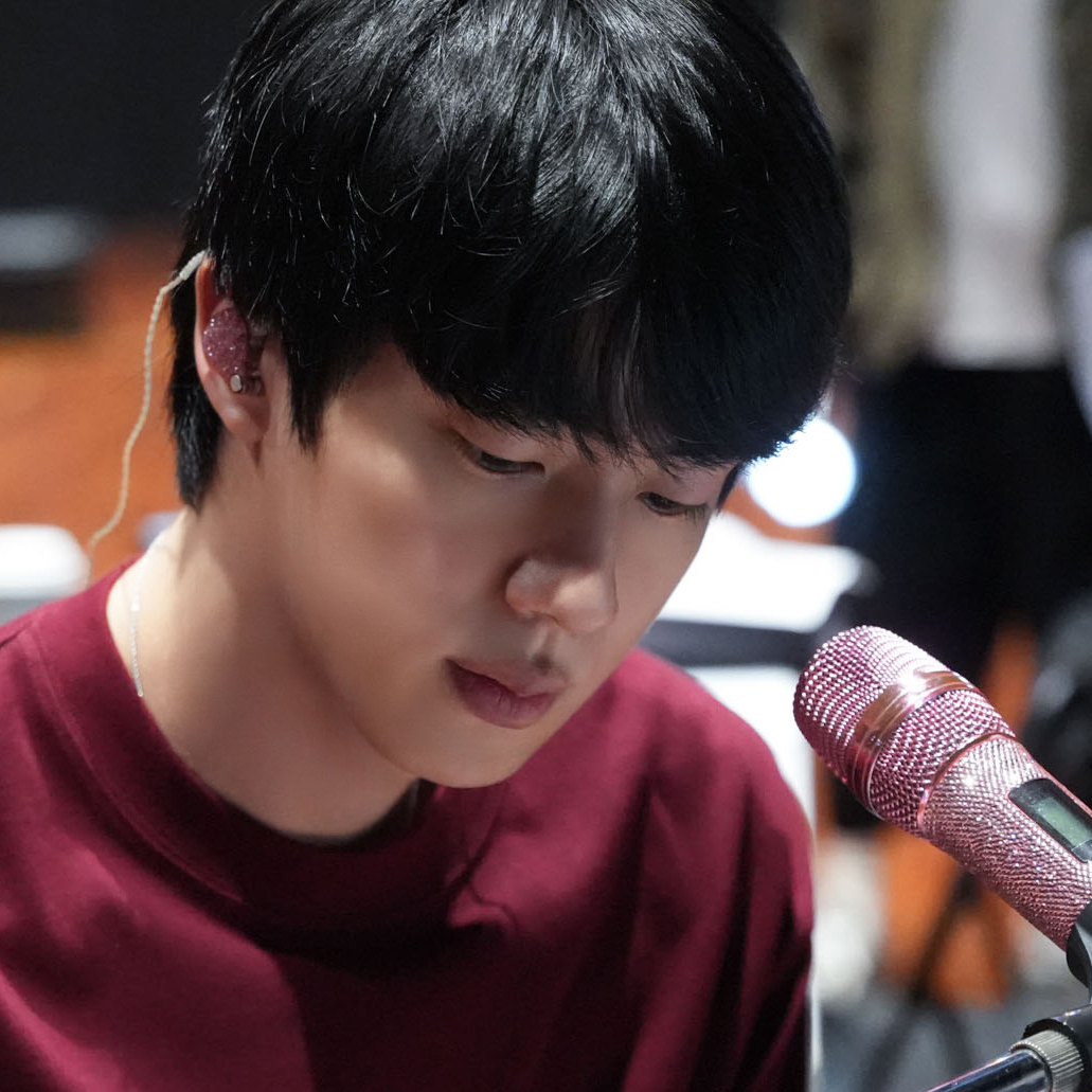 ジン (BTS)の最新写真