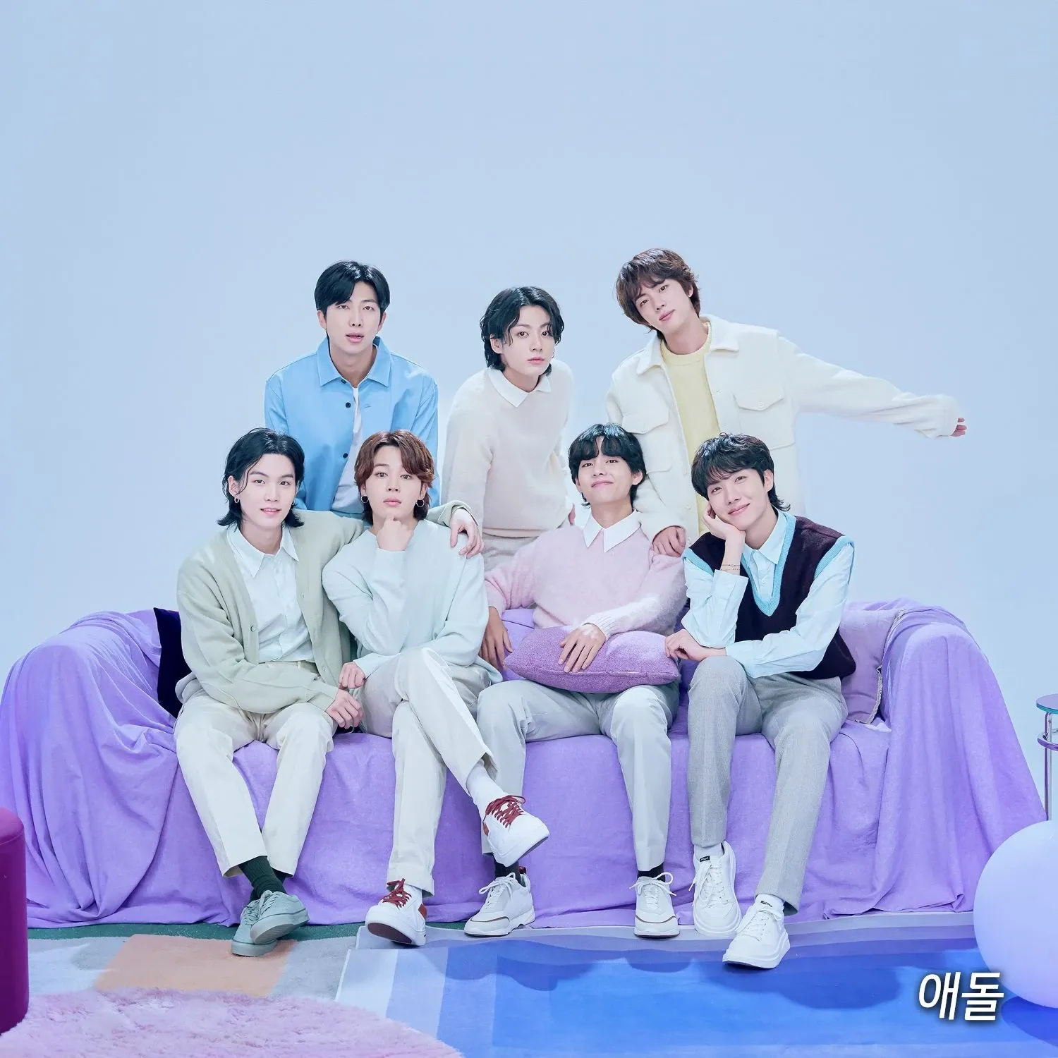 Behind-the-scenes cut of BTS