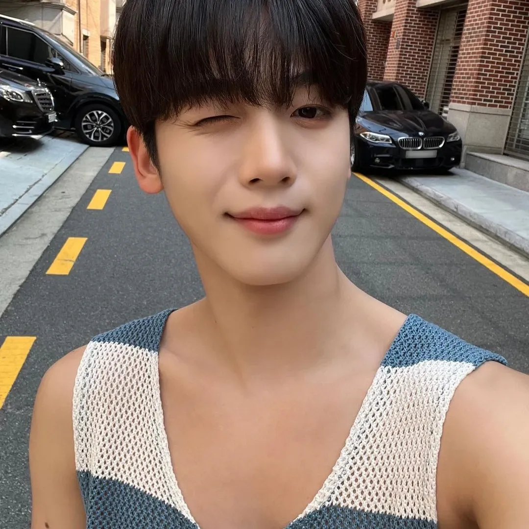 Behind-the-scenes cut of Kim Yohan (WEi)