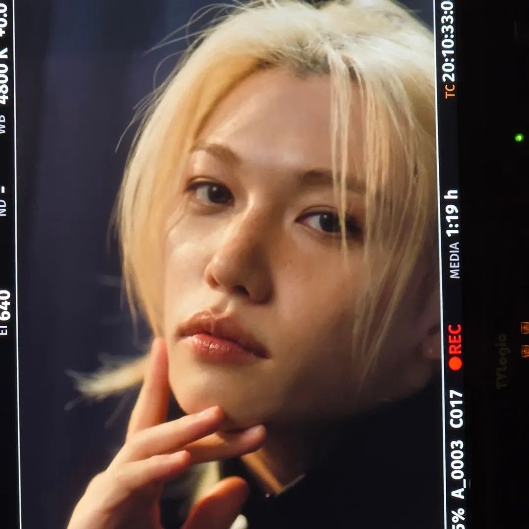 Latest photo of Felix (Stray Kids)