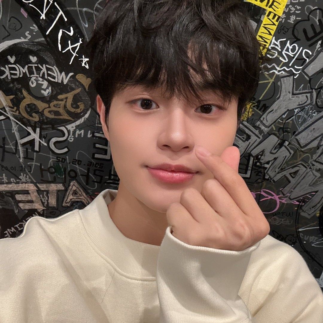 이대휘 (AB6IX)의 최신 사진