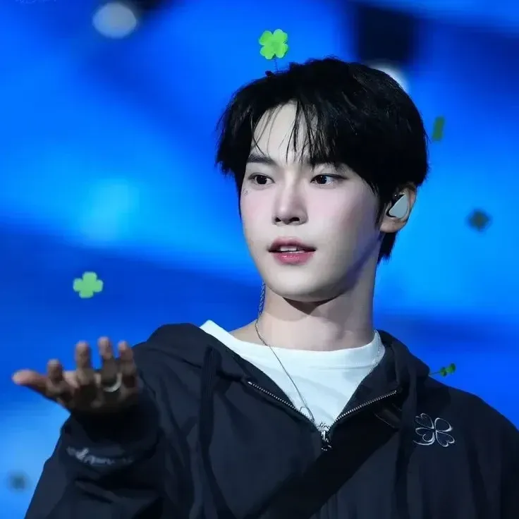 Behind-the-scenes cut of Doyoung (NCT 127)