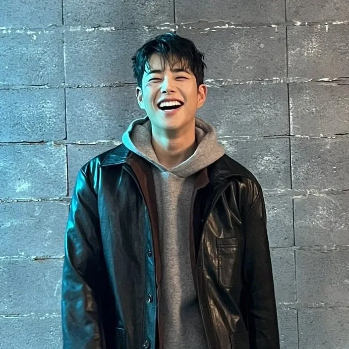 Behind-the-scenes cut of MJ (ASTRO)