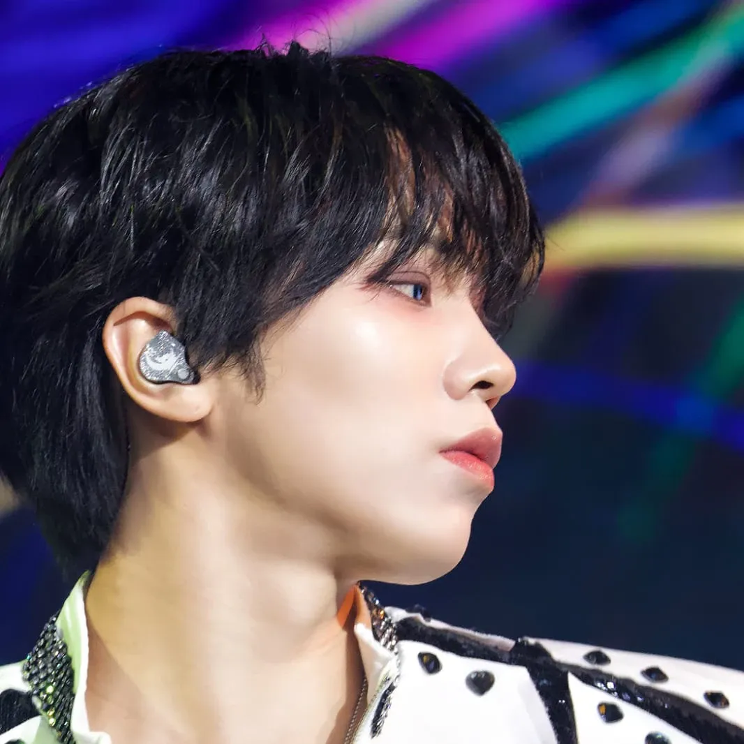 A moment captured by Rocky's fan