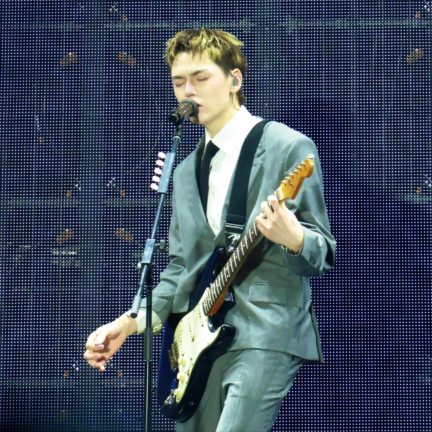 Behind-the-scenes cut of Vernon (SEVENTEEN)