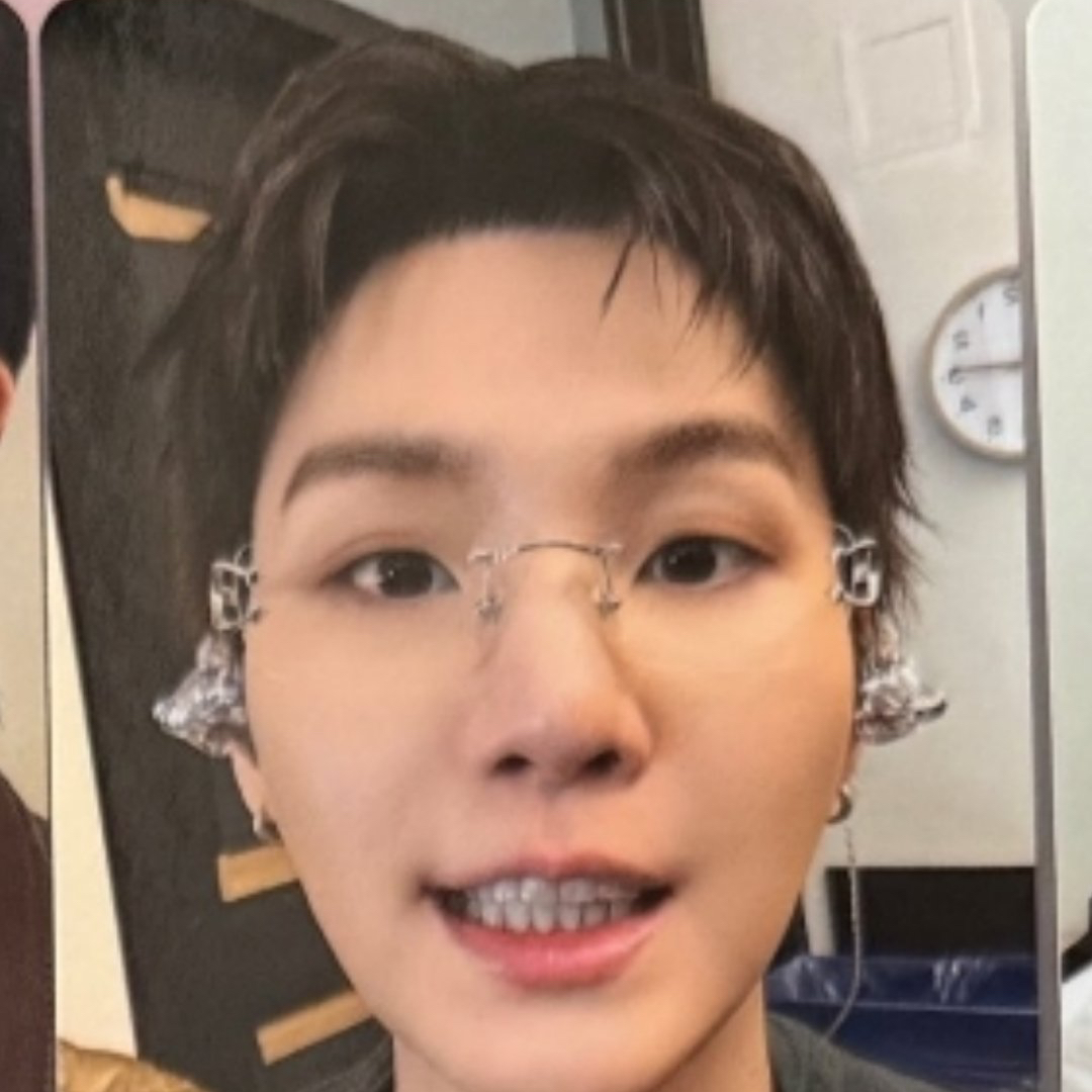 SUGA (防弹少年团)的幕后花絮