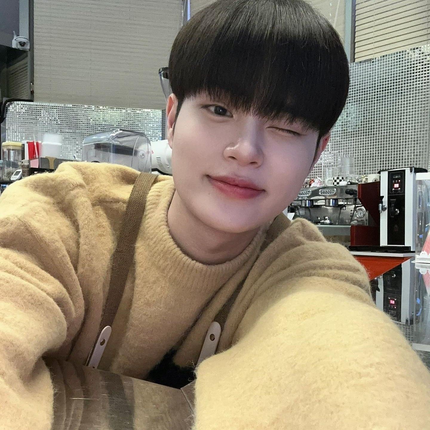 이대휘 (AB6IX)의 비하인드 컷