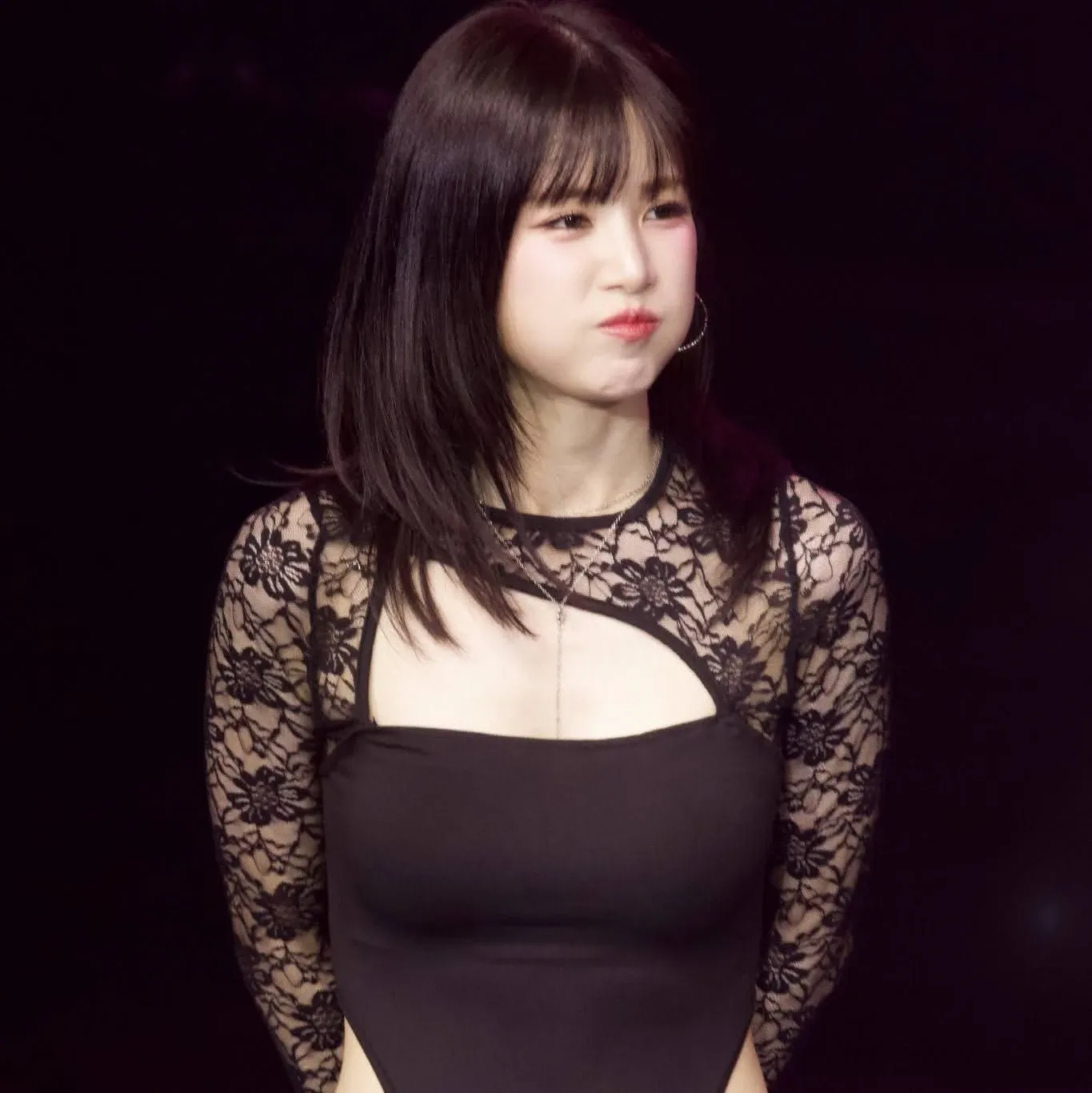 Behind-the-scenes cut of Park Chorong (Apink)