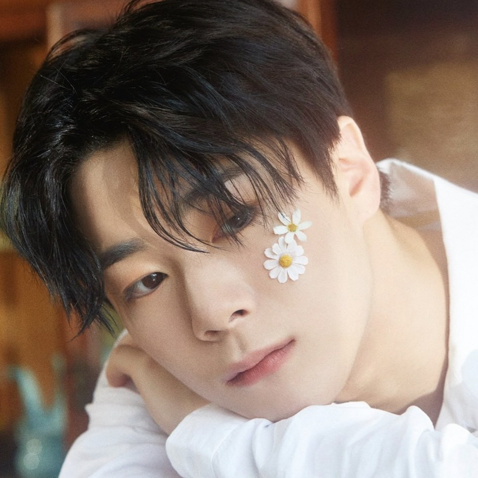 A moment captured by Moonbin (ASTRO)'s fan