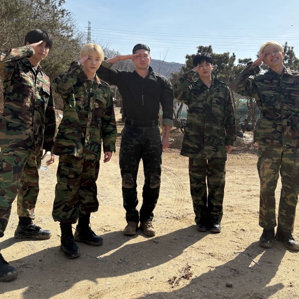 Behind-the-scenes cut of iKON