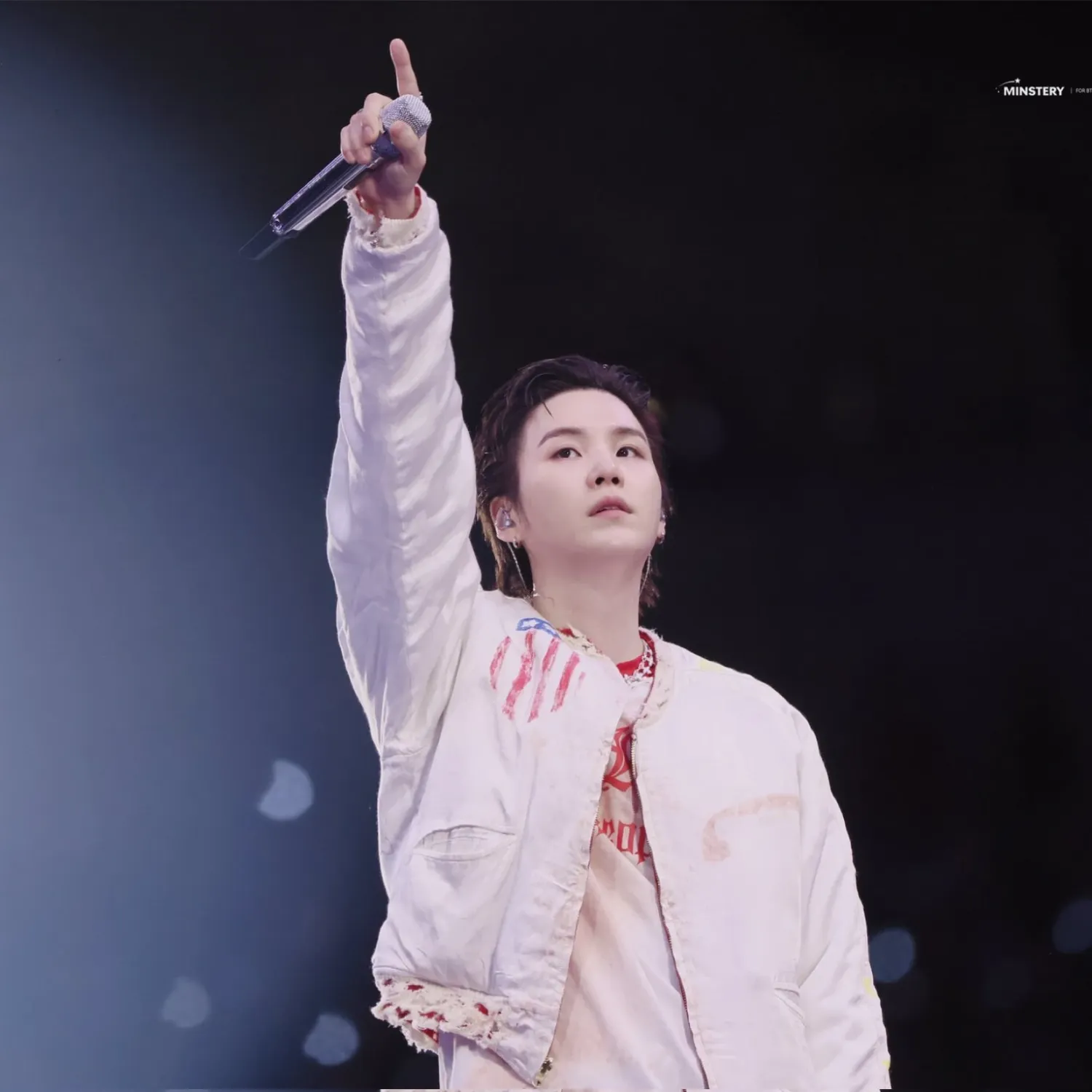 Foto aktivitas terbaru SUGA (BTS)