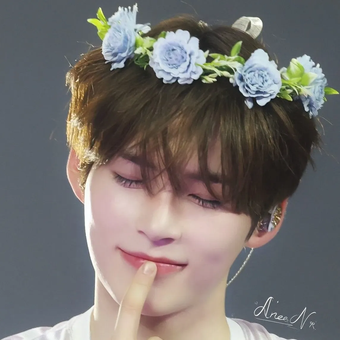 Latest photo of Sung Hanbin (ZEROBASEONE)