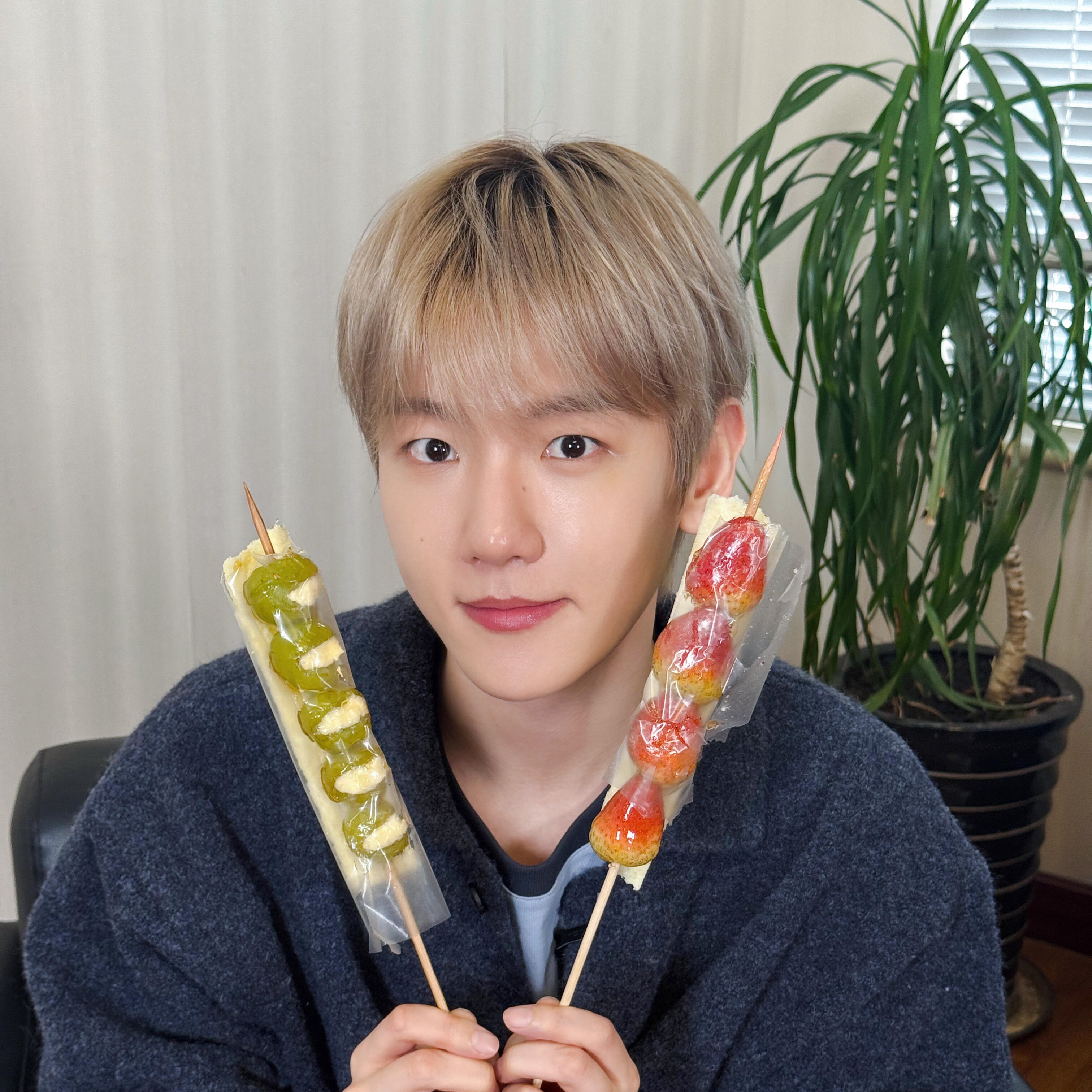 백현 (EXO)의 비하인드 컷