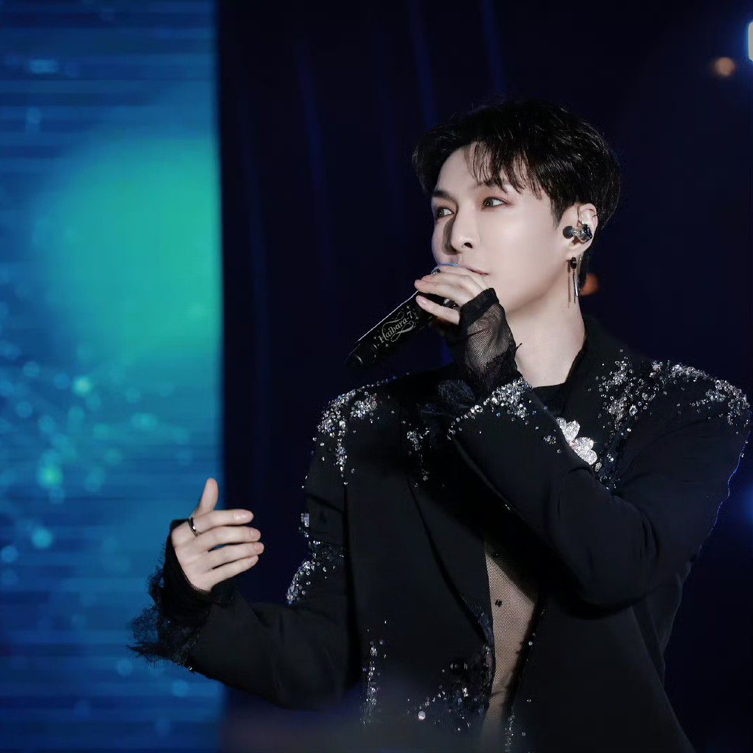 Lay (EXO)的最新活动照片