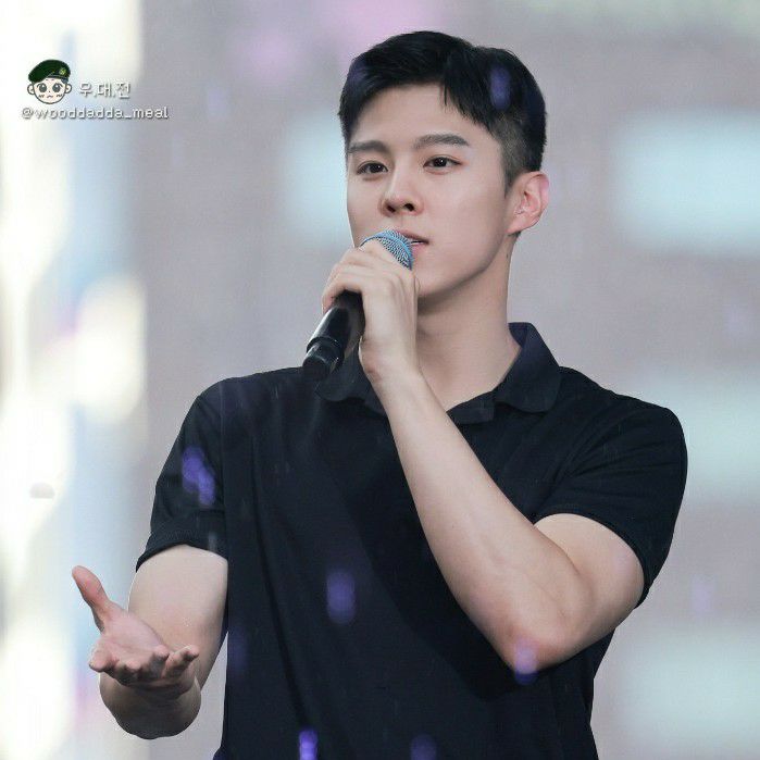 キム・ウソクの最近の活動写真