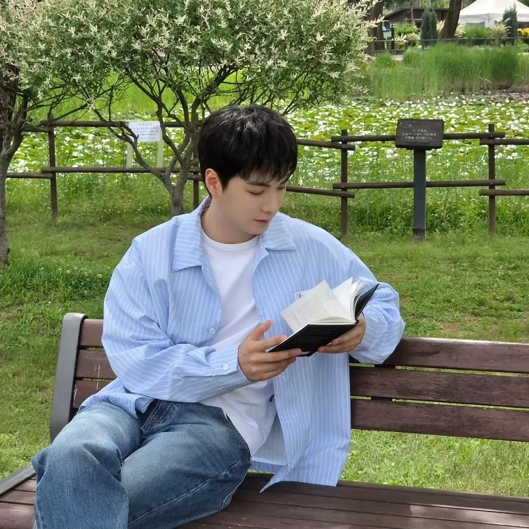 Recent activity shot of Kim Jonghyeon