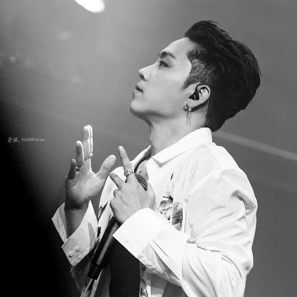 Behind-the-scenes cut of Eun Jiwon (SECHSKIES)