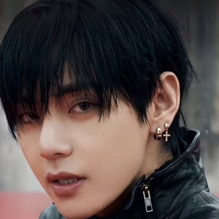 A moment captured by V (BTS)'s fan