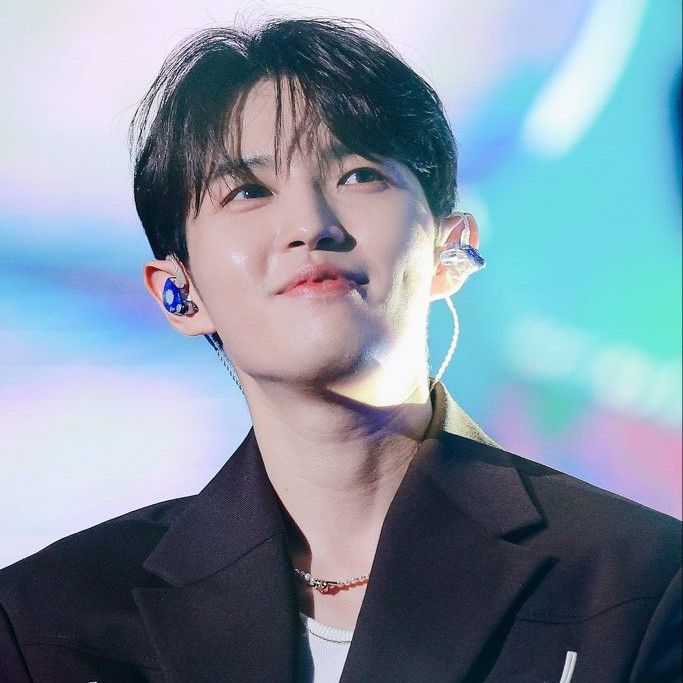 Behind-the-scenes cut of Kim Jaehwan