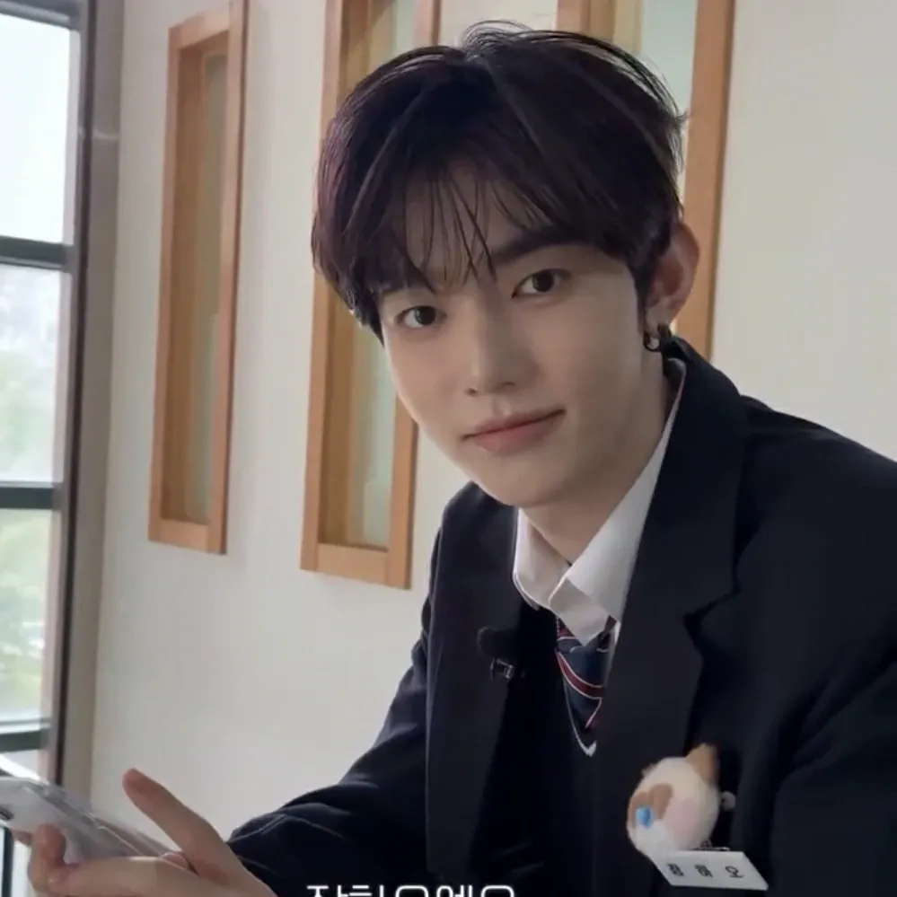 Behind-the-scenes cut of Zhang Hao (AND2BLE)