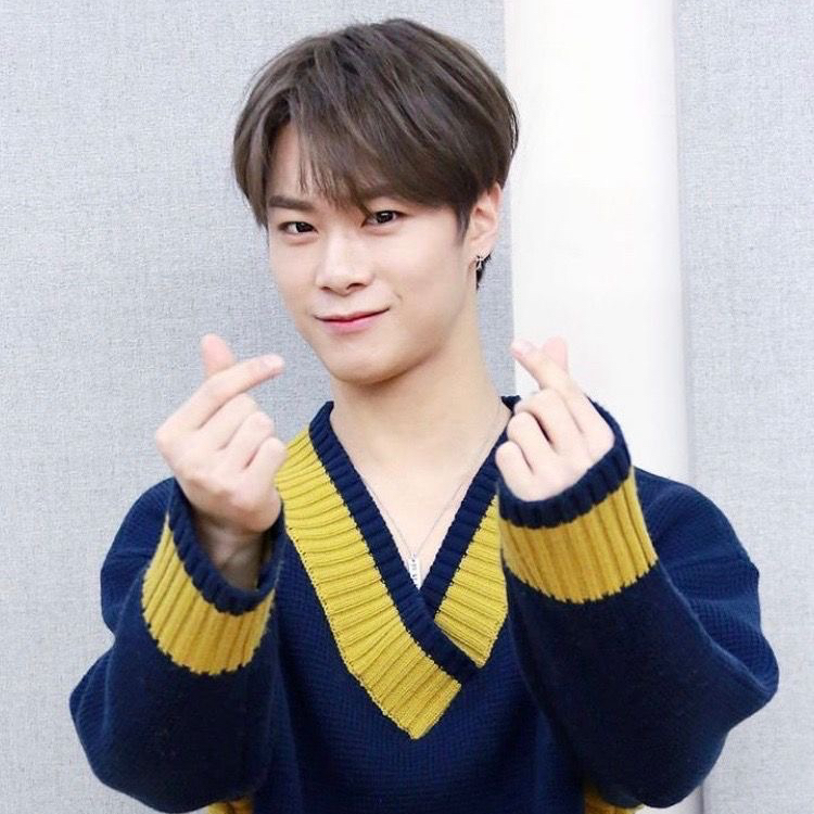 A moment captured by Moonbin (ASTRO)'s fan