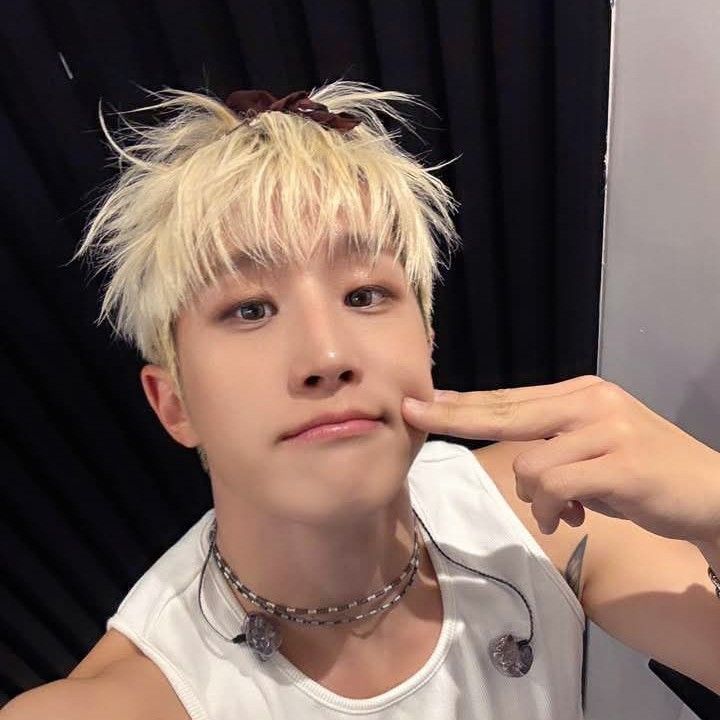 Latest photo of Jinjin (ASTRO)