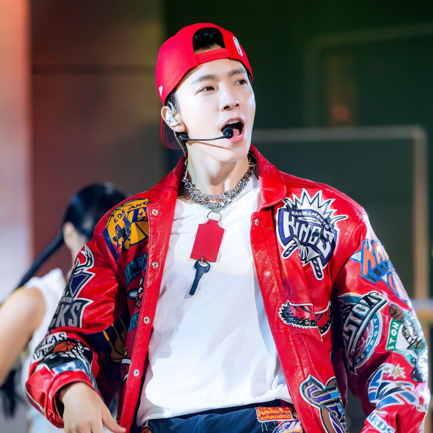 Behind-the-scenes cut of Donghae (Super Junior)