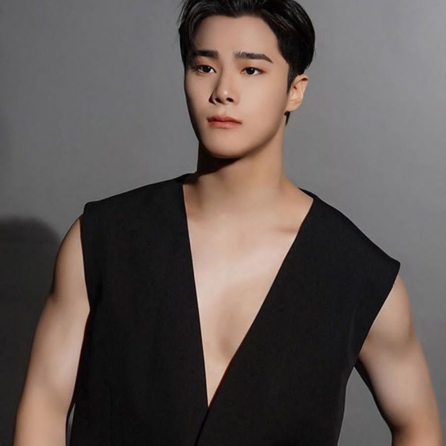 Behind-the-scenes cut of Moonbin (ASTRO)