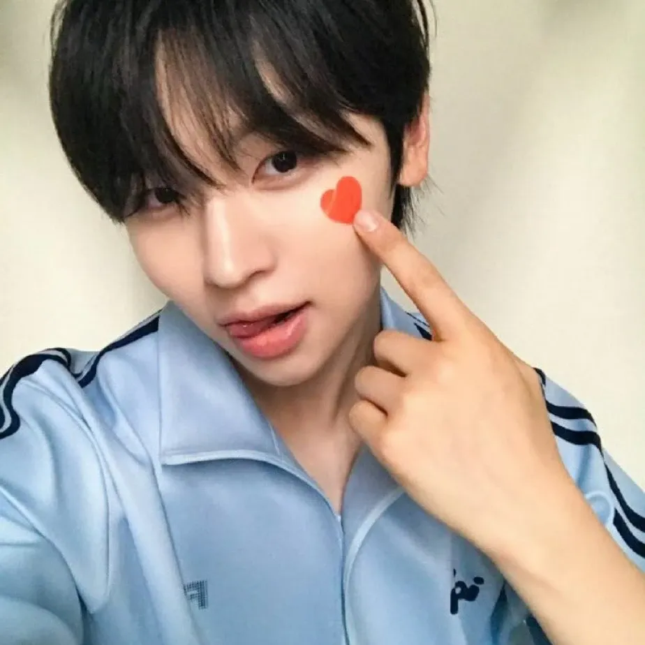 Behind-the-scenes cut of Chu yoochan (IDID)