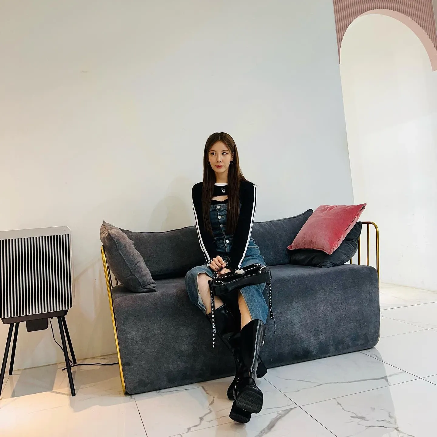 Behind-the-scenes cut of Seohyun (Girls' Generation)
