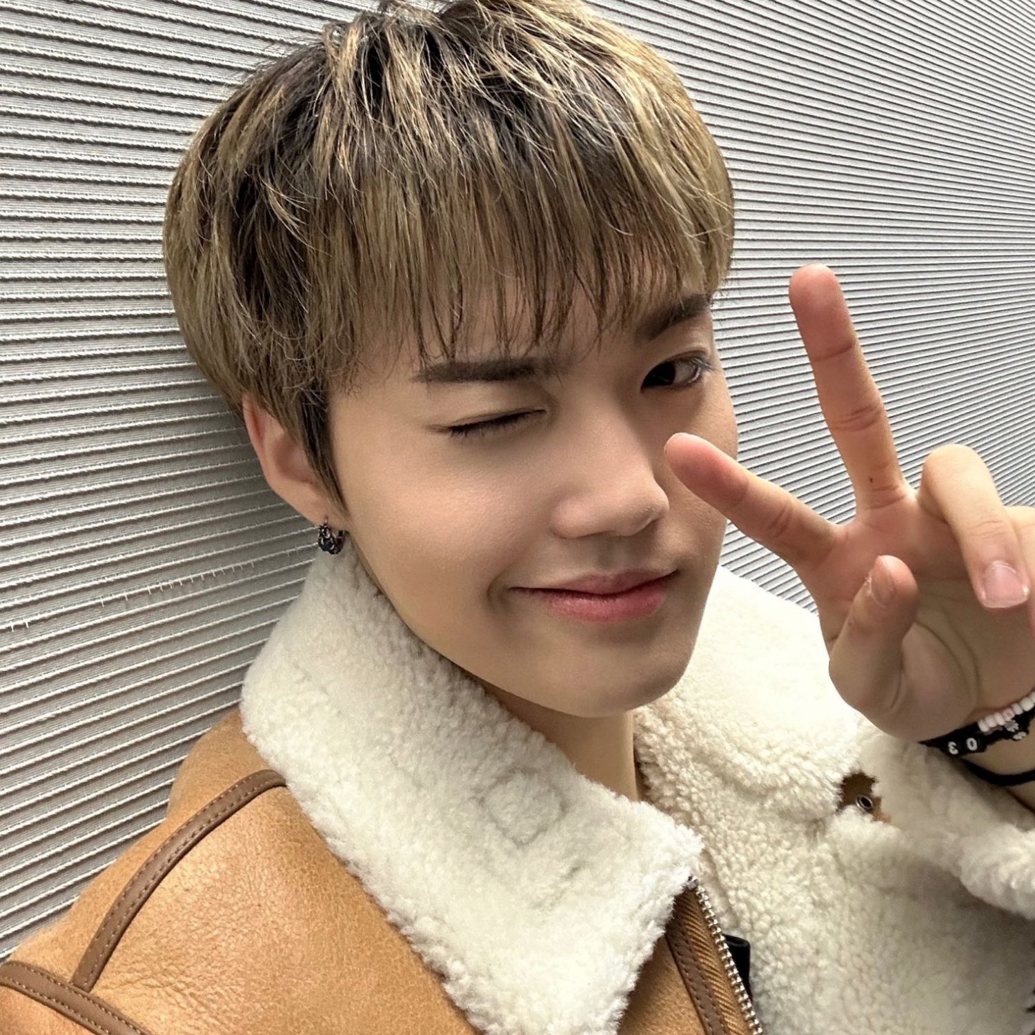 Behind-the-scenes cut of Doyoung (TREASURE)