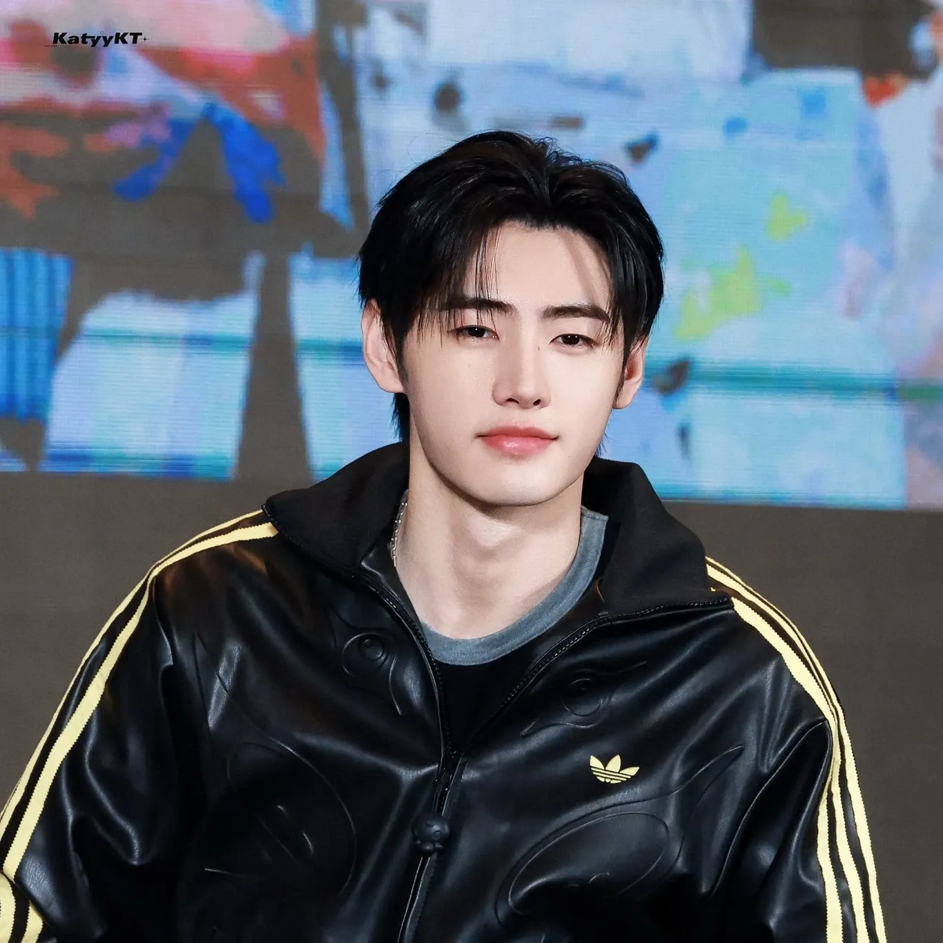 Foto aktivitas terbaru Sunghoon (ENHYPEN)