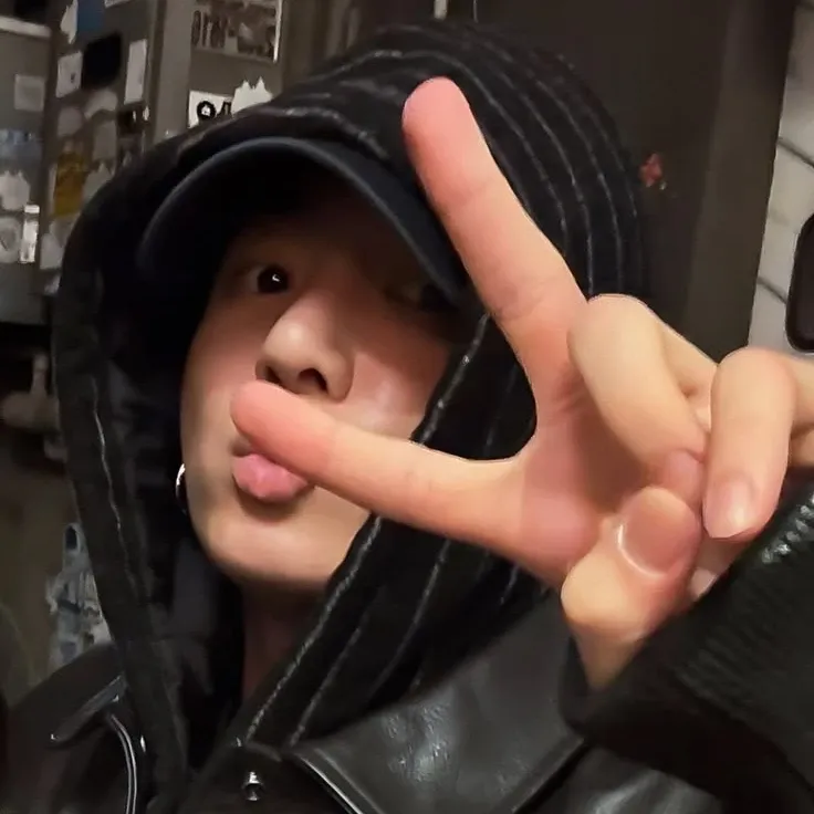 Latest photo of Jungkook (BTS)