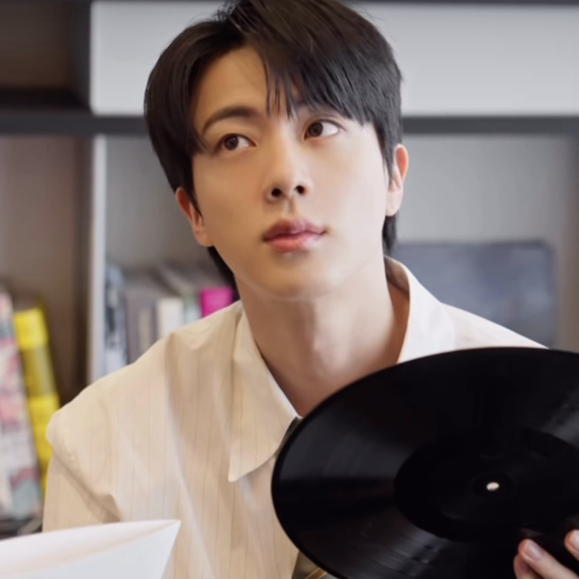 진 (방탄소년단)의 비하인드 컷