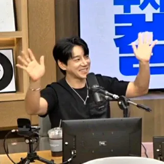 Recent activity shot of Hwang Chiyeol
