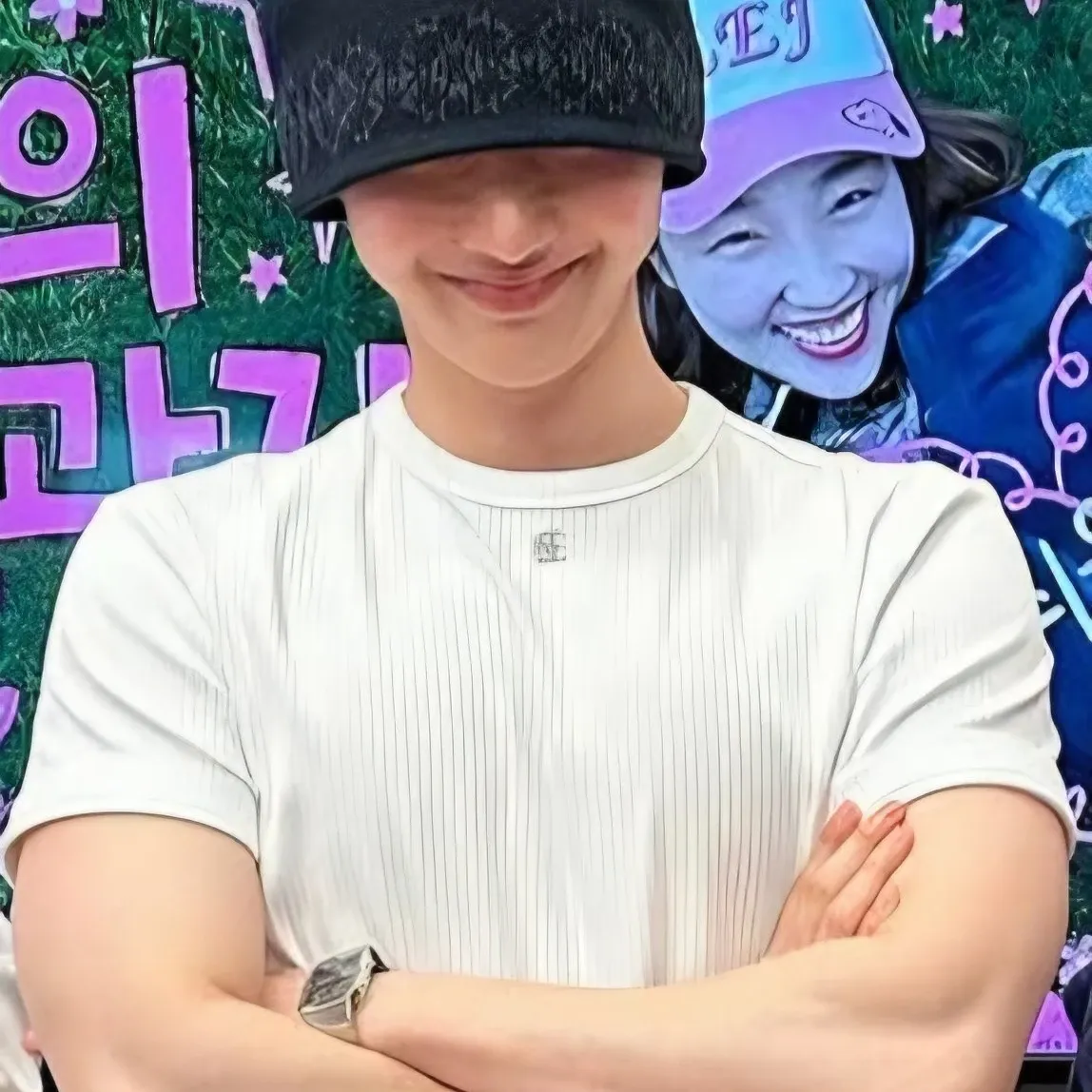 Latest photo of Hui (PENTAGON)