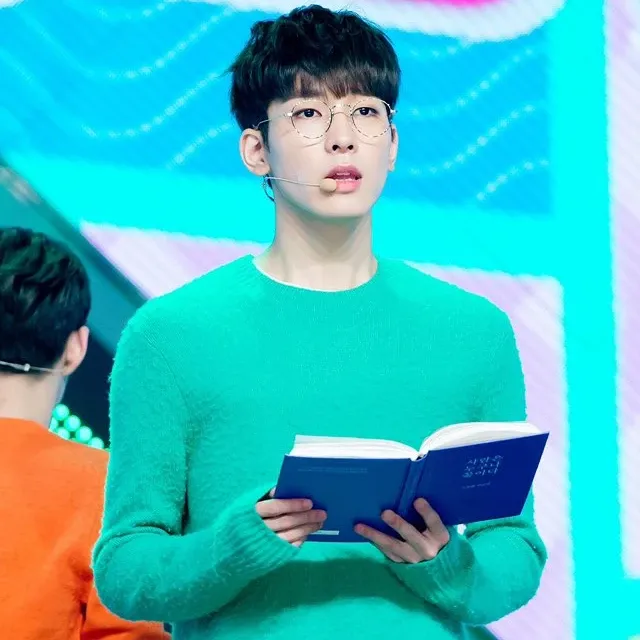 Behind-the-scenes cut of Wonwoo (SEVENTEEN)
