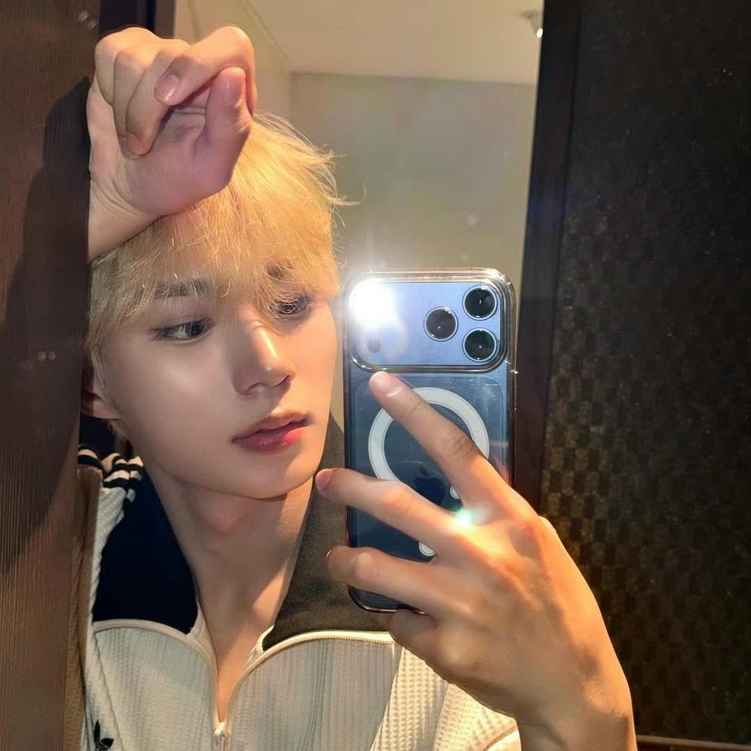 Behind-the-scenes cut of Kim Junseo (ALPHA DRIVE ONE)