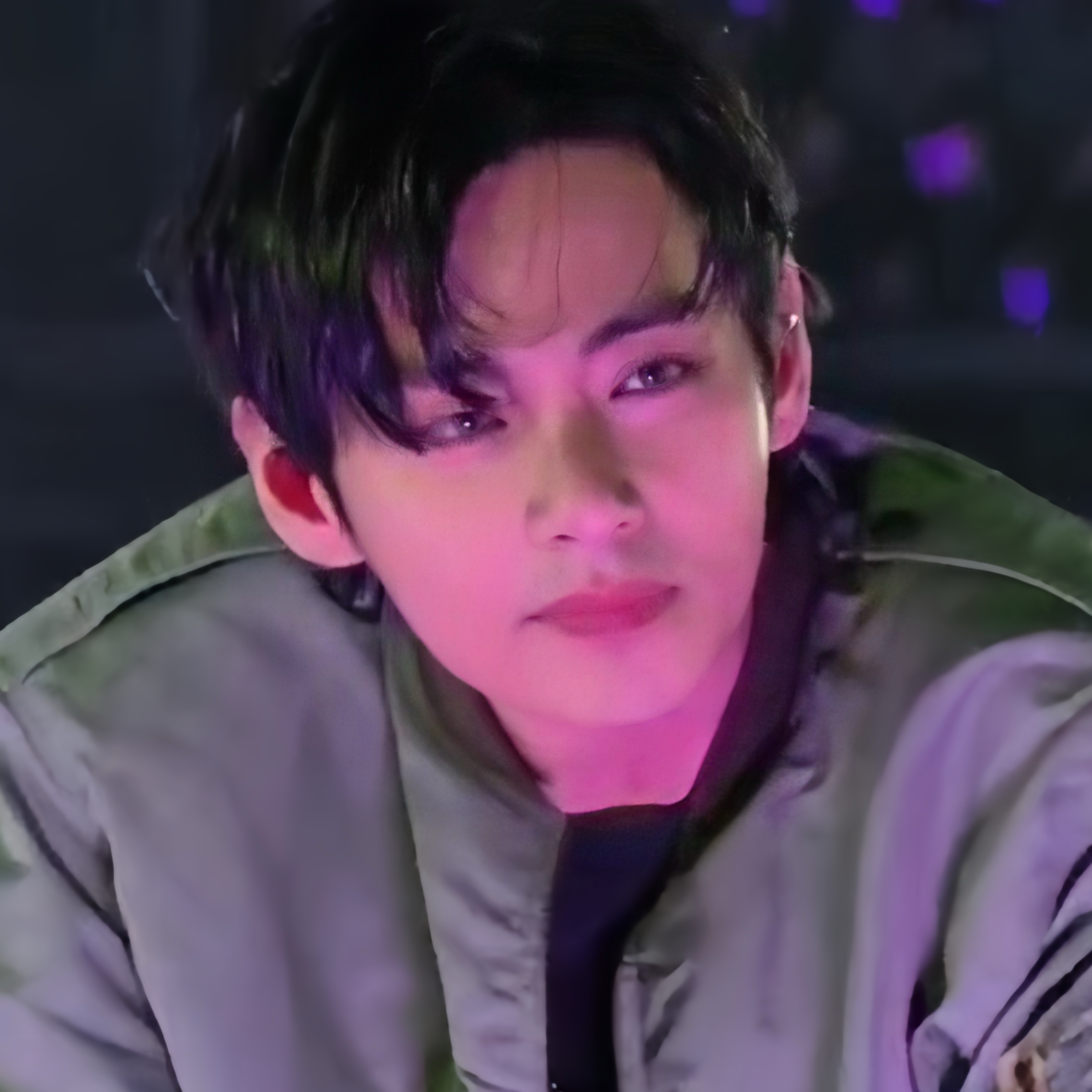 뷔 (방탄소년단)의 비하인드 컷