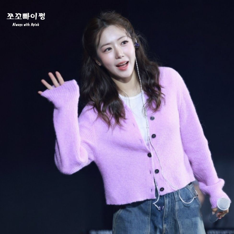 A moment captured by Kim Namjoo (Apink)'s fan