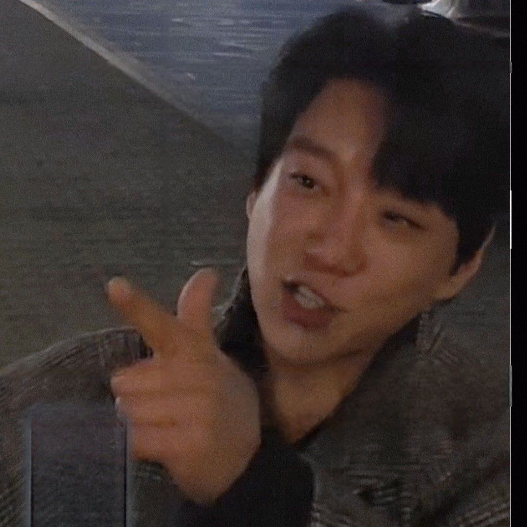 Behind-the-scenes cut of Hwang Chiyeol